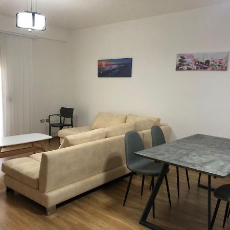 Lovely Sea View Apartment Vlorë Exteriör bild